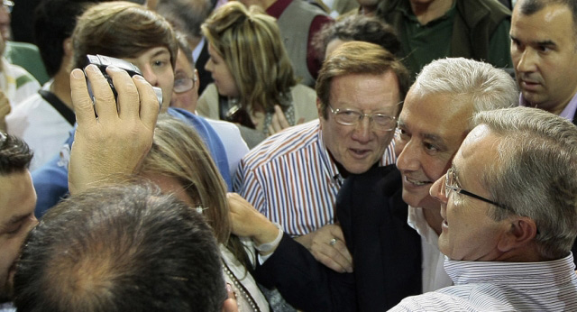 Javier Arenas en el acto de cierre de campaña en Sevilla