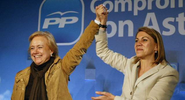 María Dolores de Cospedal y Mercedes Fernández en Gijón