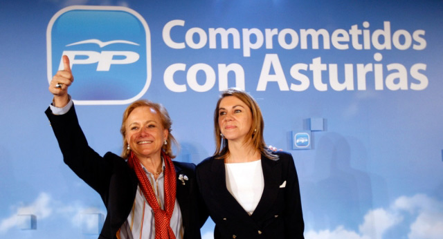 Mª Dolores de Cospedal y Mercedes Fernández visitan Avilés