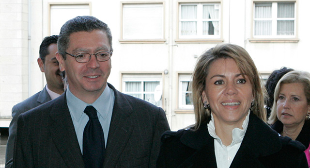 El alcalde de Madrid, Alberto Ruiz-Gallardon, y la secretaria general del PP, María Dolores de Cospedal