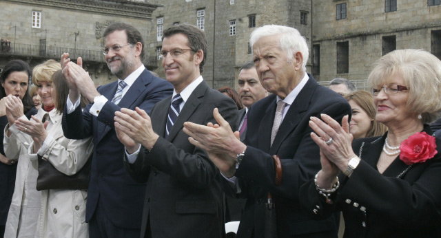 Alberto Núñez Feijóo, nuevo presidente de la Xunta, junto a Mariano Rajoy