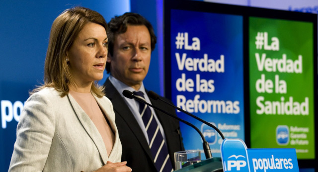 María Dolores de Cospedal y Carlos Floriano durante la presentación de la campaña "Reformas: Garantía de Futuro"