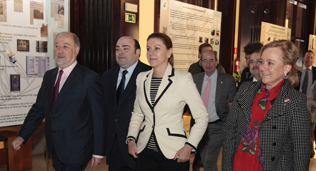 María Dolores de Cospedal con el alcalde de Oviedo y Mercedes Fernández