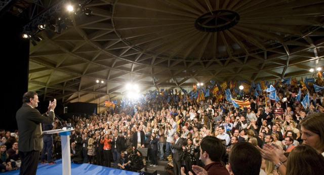 Mariano Rajoy durante su intervención en el acto de central de campaña en Barcelona