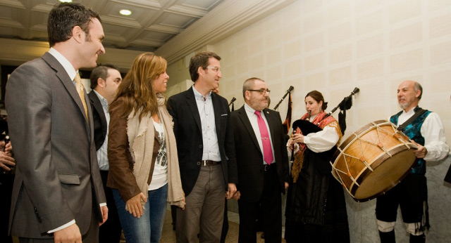 Alicia Sánchez-Camacho y Alberto Núñez Feijóo visitan la casa de Galicia en Barcelona