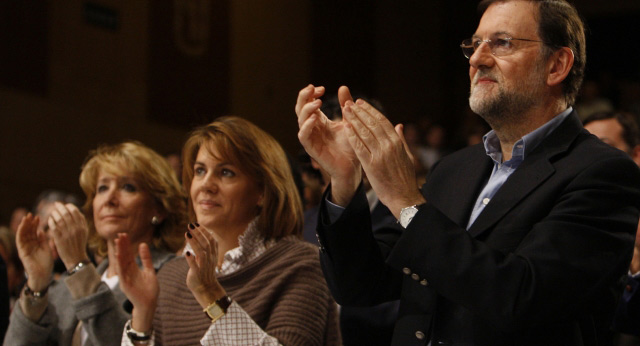 De Izquierda a derecha: Esperanza Aguirre, María Dolores de Cospedal y Mariano Rajoy