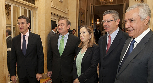Alberto Núñez Feijóo, José Manuel Barreiro, Ana Pastor, Alberto Ruiz-Gallardón y Javier Arenas a su llegada
