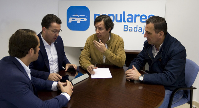Carlos Floriano se reúne con diputados extremeños del PP