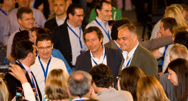Carlos Floriano y Esteban González Pons en la inauguración de la Convención del PPCV