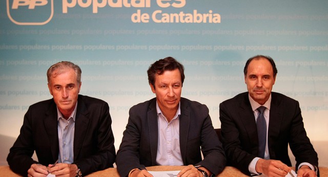 Carlos Floriano, preside la reunión del Comité Ejecutivo del PP de Cantabria en Santander