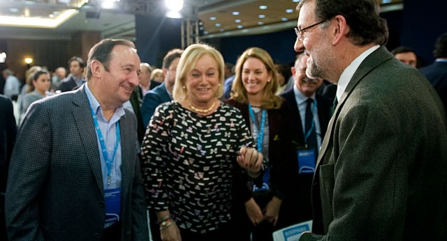 Mariano Rajoy con Pedro Sanz, Mercedes Fernández y Arantza Quiroga en la clausura de la 20 Interparlamentaria Popular