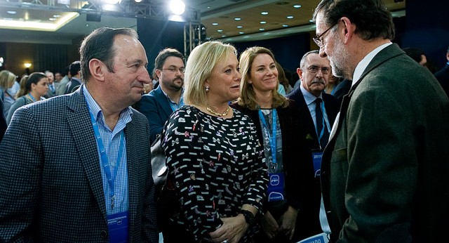 Mariano Rajoy con Pedro Sanz, Mercedes Fernández y Arantza Quiroga en la clausura de la 20 Interparlamentaria Popular