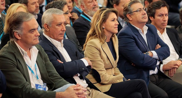 Esteban González Pons, Javier Arenas, María Dolores de Cospedal, Juan Ignacio Zoido y Carlos Floriano durante la intervención de José Antonio Nieto