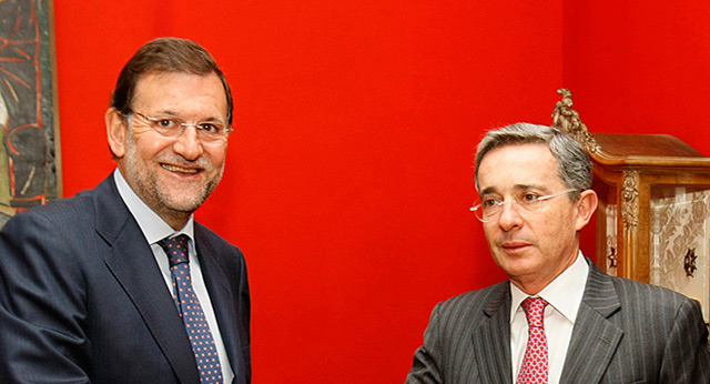 Mariano Rajoy con Álvaro Uribe