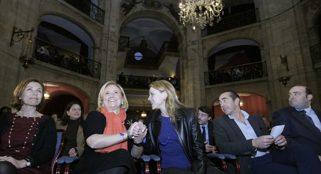 María Dolores de Cospedal y Mercedes Fernández en la Junta Directiva del PP de Asturias