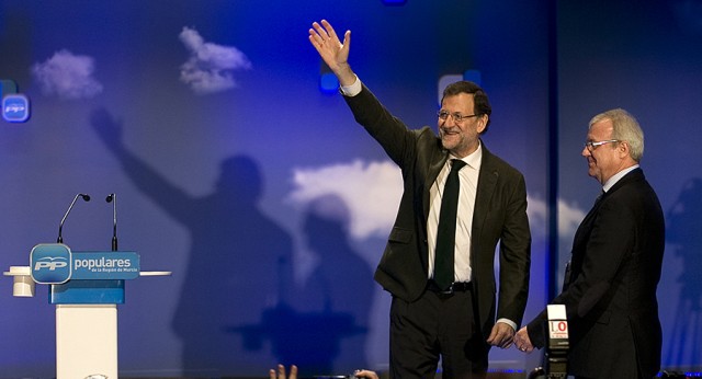 Mariano Rajoy saluda a los asistentes