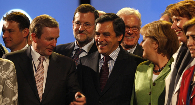 Mariano Rajoy junto a varios  miembros del PPE