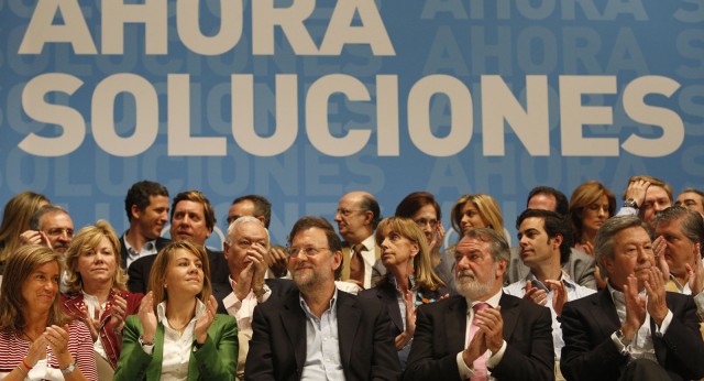 Mariano Rajoy junto a María Dolores de Cospedal y Jaime Mayor Oreja