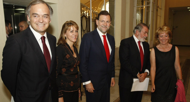 Mariano Rajoy, María Dolores de Cospedal, Esteban González Pons, Jaime Mayor Oreja y Esperanza Aguirre durante la presentación de la nueva página web del PP