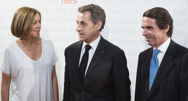 María Dolores de Cospedal con Nicolas Sarkozy y José María Aznar