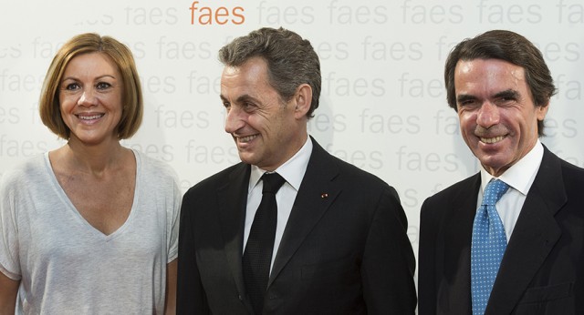 María Dolores de Cospedal con Nicolas Sarkozy y José María Aznar