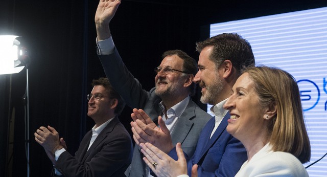 Ana Pastor, Ministra de Fomento, junto a Jacobo Moreira, Mariano Rajoy y Alberto Núñez Feijoo