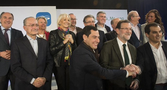 Mariano Rajoy y Juanma Moreno con los candidatos municipales del PP andaluz