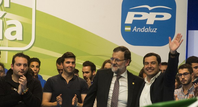 Mariano Rajoy con Juanma Moreno en el cierre de campaña