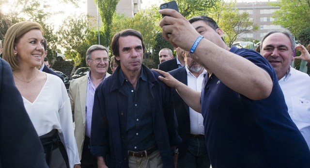 José María Aznar y Mª Dolores de Cospedal a su llegada al acto en Toledo