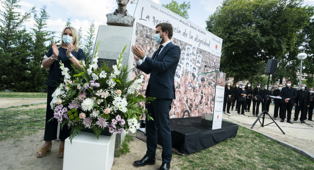 Pablo Casado en la Ofrenda floral a Miguel Ángel Blanco en Madrid