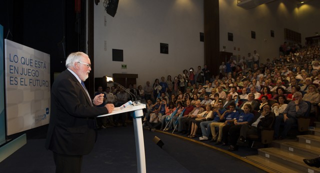 Miguel Arias Cañete durante su intervención en Cuenca