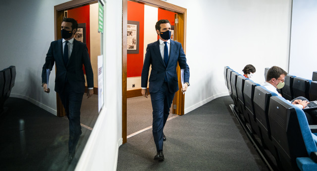 Fotos encuentro entre Pedro Sanchez y Pablo Casado en Moncloa