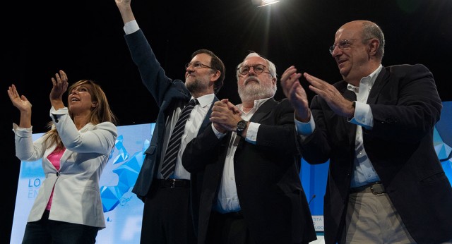 Miguel Arias Cañete acompañado por Mariano Rajoy y Alicia Sánchez Camacho en Barcelona