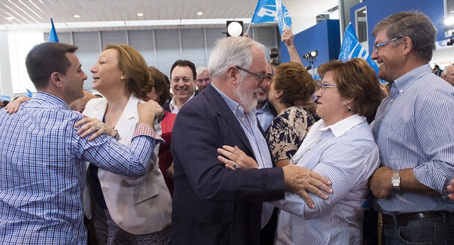 Miguel Arias Cañete interviene en un acto en Calatayud con Luisa Fernanda Rudi