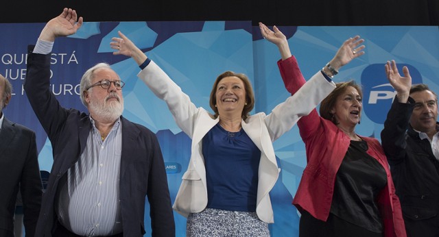 Miguel Arias Cañete interviene en un acto en Calatayud con Luisa Fernanda Rudi