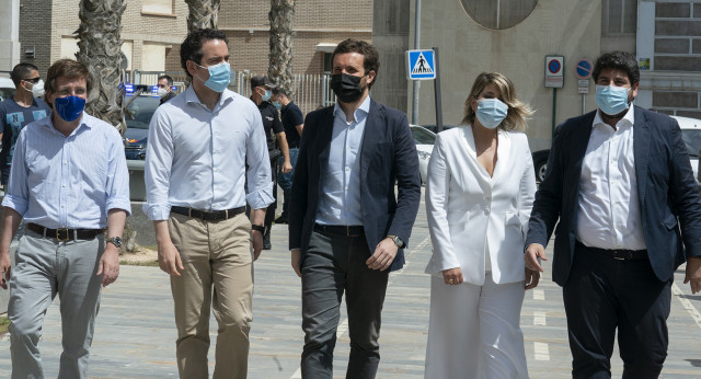 El presidente del Partido Popular, Pablo Casado, Teodoro García Egea, José Luis Martínez-Almeida, López Miras y Noelia Arroyo se dirigen al acto "2 años de Gobiernos por la Libertad"