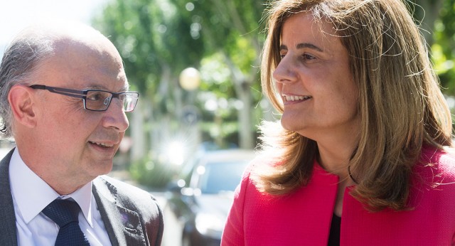 Cristóbal Montoro y Fátima Bañez en la Escuela de Verano 2014