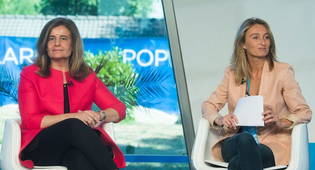 Fátima Bañez y Andrea Fabra en la Escuela de Verano 2014