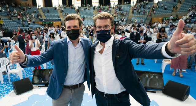 Pablo Casado y Alberto Núñez Feijóo en el 17 Congreso del PP de Galicia