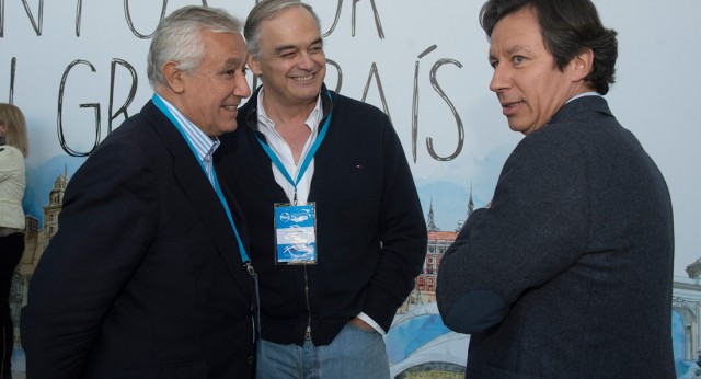 Carlos Floriano Corrales, Javier Arenas y Esteban González Pons en la Convención Nacional