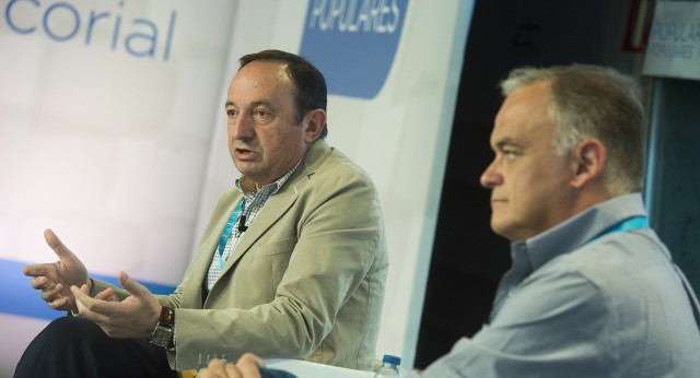 Pedro Sanz y González Pons en la Escuela de Verano del PP