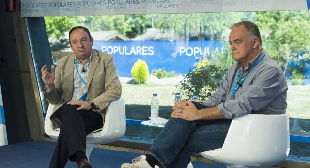 Pedro Sanz y González Pons en la Escuela de Verano del PP.
