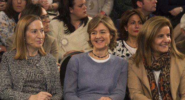 Ana Pastor, Isabel García Tejerina y Fátima Báñez en el acto "Cuestión de iguales"