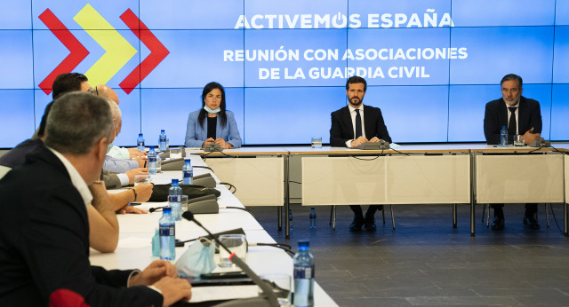 Reunión con asociaciones de Guardia Civil en la sede del Partido Popular