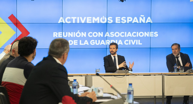 Reunión con asociaciones de Guardia Civil en la sede del Partido Popular