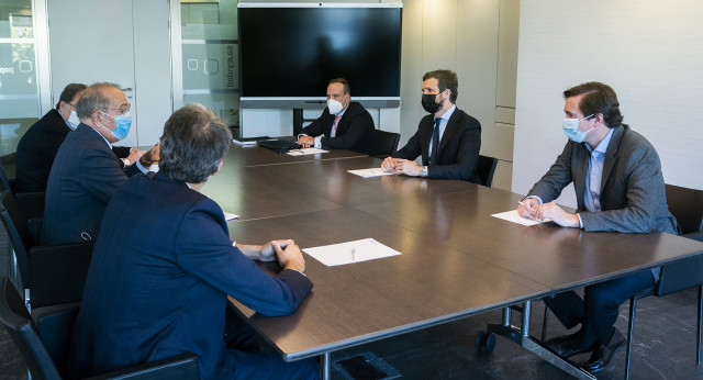 Pablo Casado junto a Nicolás Redondo