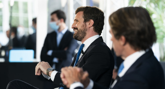 Pablo Casado junto a José María Aznar