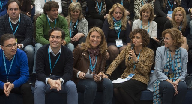 Pablo Zalba, Susana Camarero y Dolors Montserrat en la Plaza de la Solidaridad 