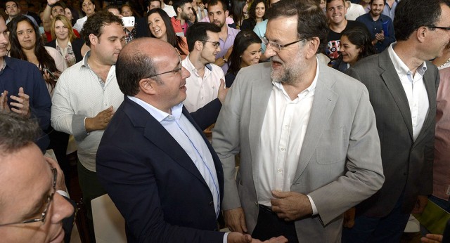 Mariano Rajoy junto al Candidato de la Región de Murcia en el acto