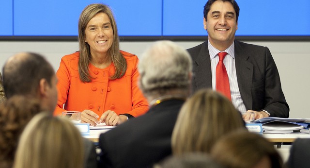 Ana Mato junto a José Ignacio Echániz en la Comisión Nacional de Sanidad